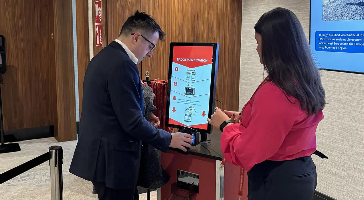 People using a PrintPod